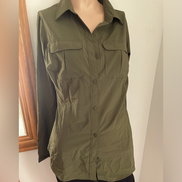 M Columbia olive 🫒 shirt vented shoulder NWOT - Picture 2 of 13